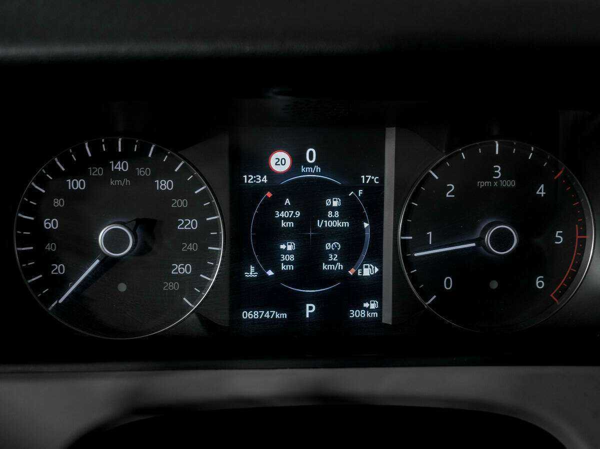 Land Rover Range Rover Velar с пробегом — 2017 год. Фото: #9