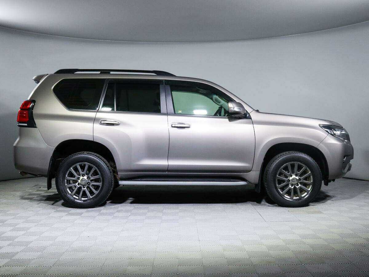 Toyota Land Cruiser Prado с пробегом — 2019 год. Фото: #3