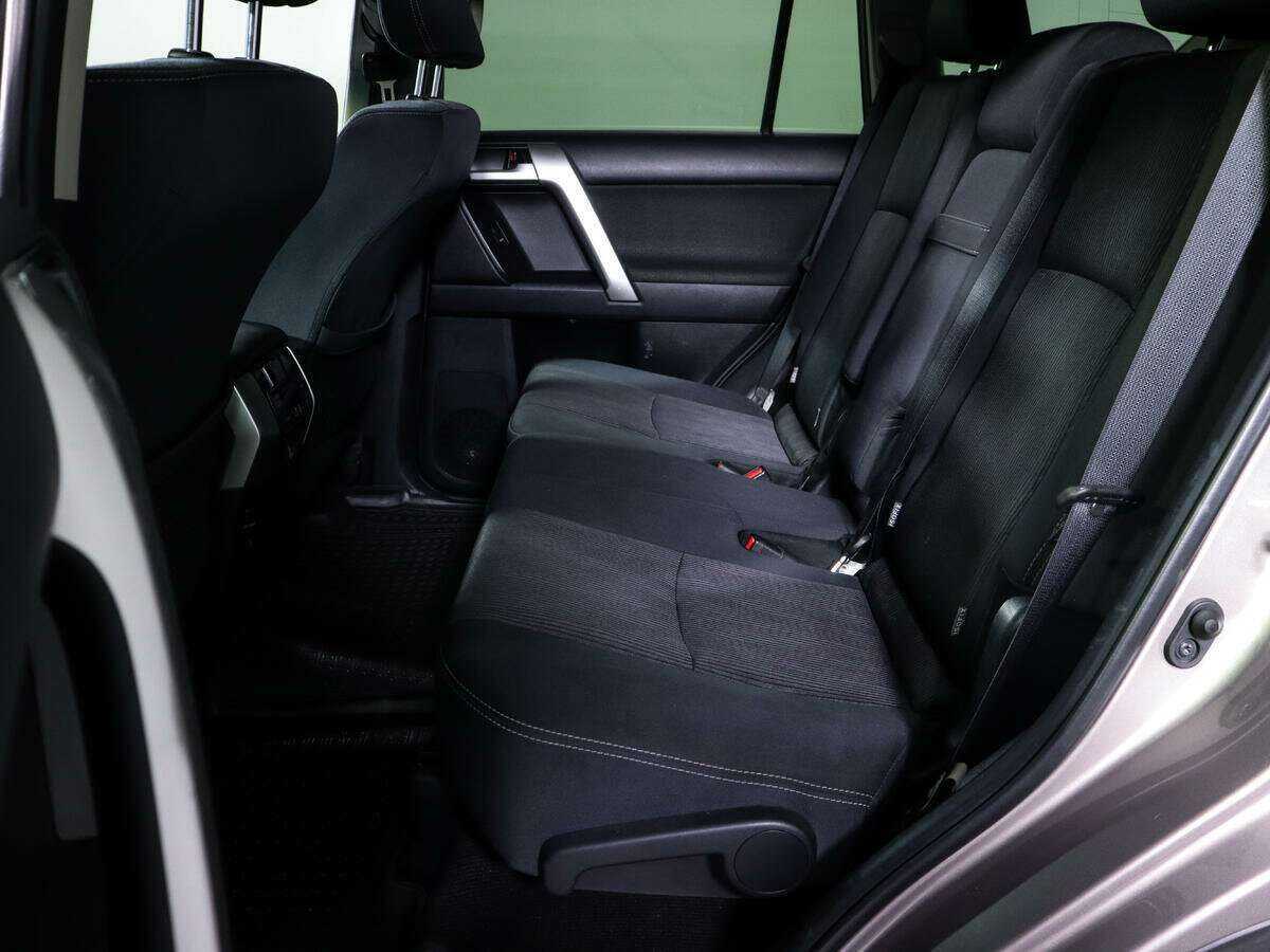 Toyota Land Cruiser Prado с пробегом — 2019 год. Фото: #8
