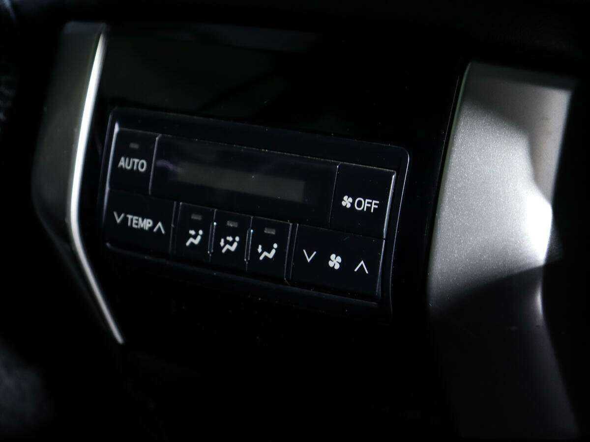 Toyota Land Cruiser Prado с пробегом — 2019 год. Фото: #16