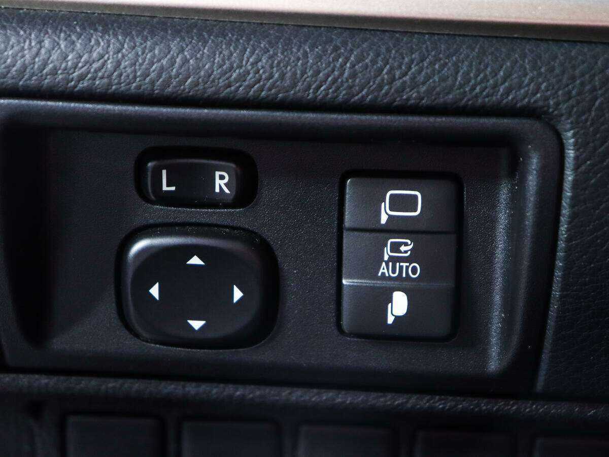 Lexus ES с пробегом — 2016 год. Фото: #20