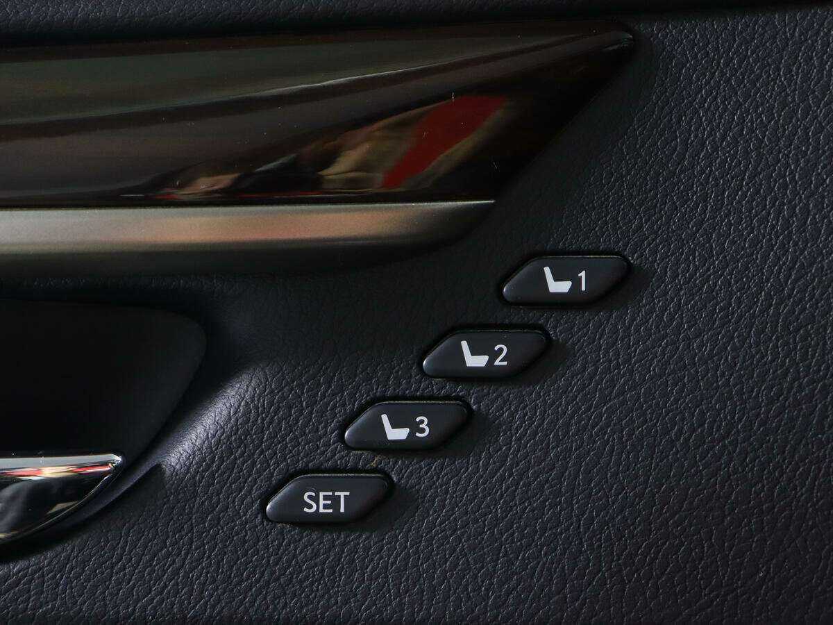 Lexus ES с пробегом — 2016 год. Фото: #21