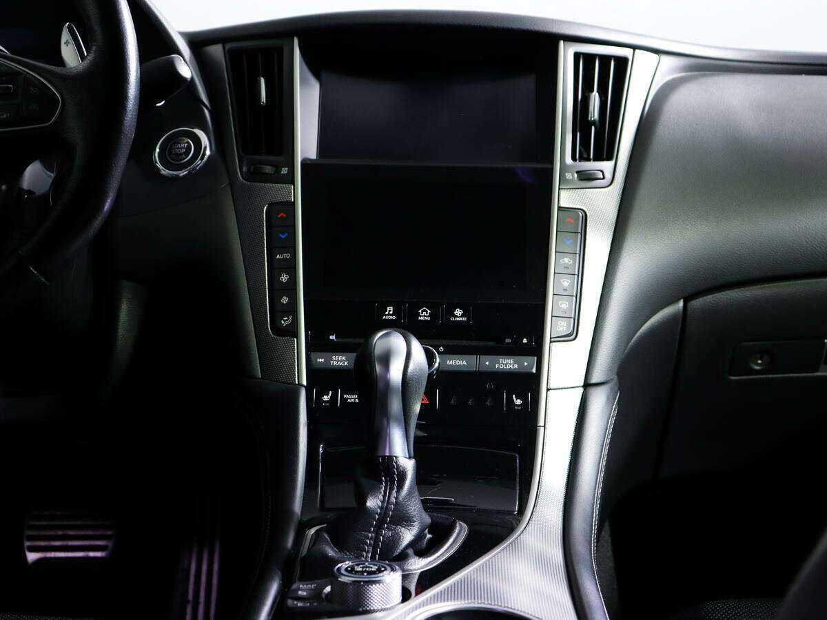 Infiniti Q50 с пробегом — 2017 год. Фото: #10