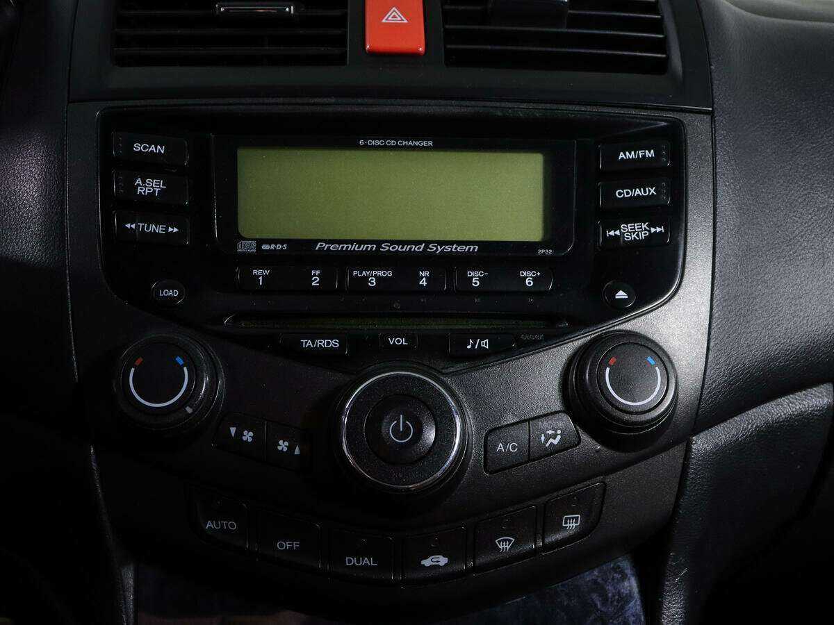Honda Accord с пробегом — 2004 год. Фото: #16