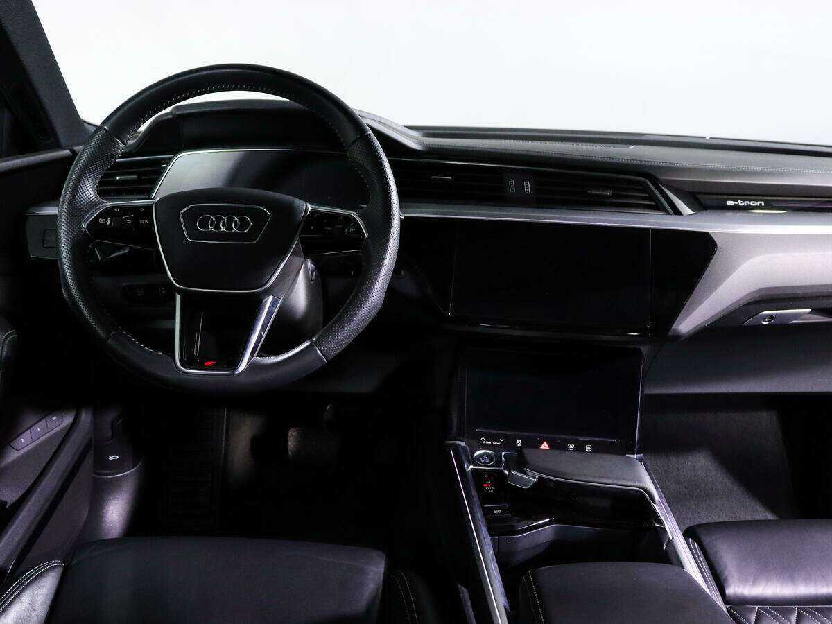 Audi e-tron с пробегом — 2020 год. Фото: #9
