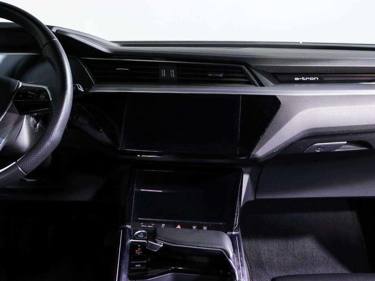 Audi e-tron с пробегом — 2020 год. Фото: #10