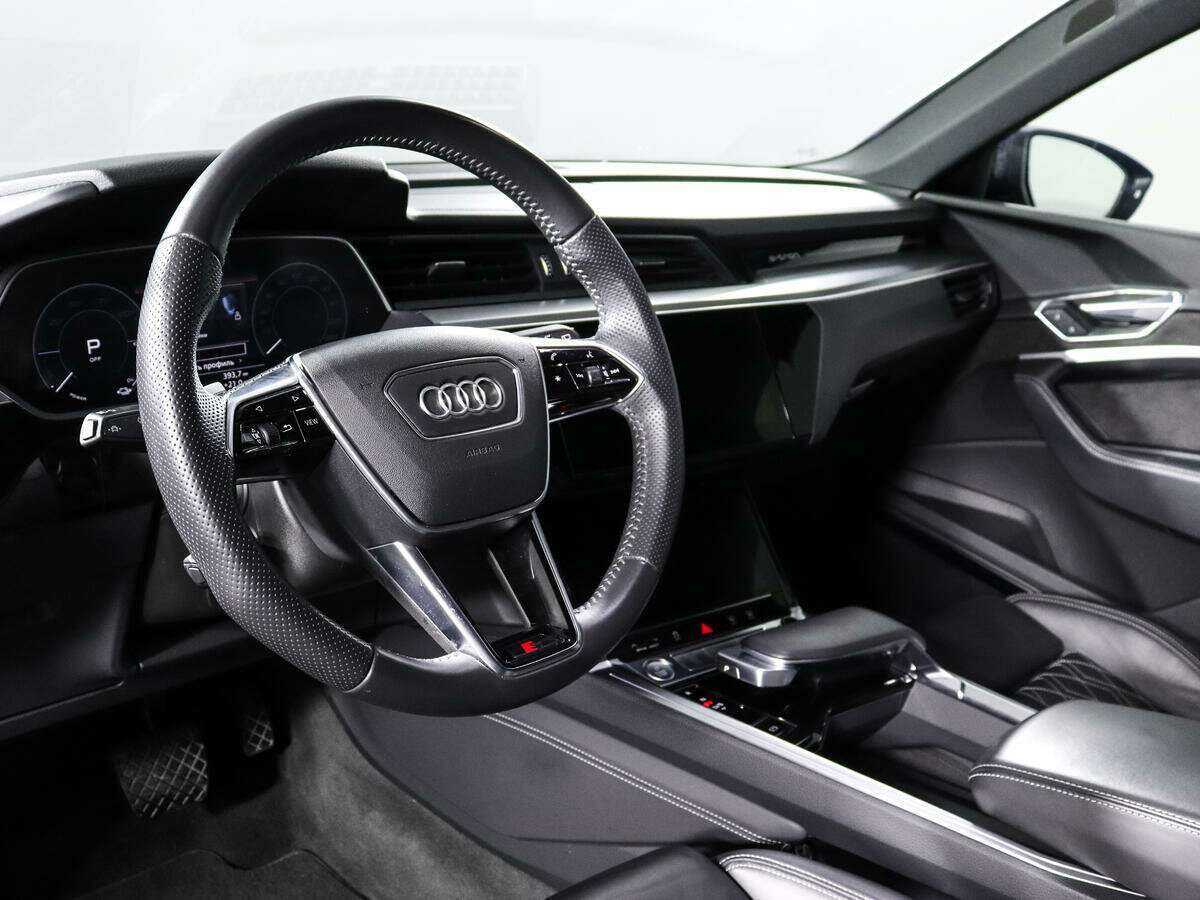 Audi e-tron с пробегом — 2020 год. Фото: #11