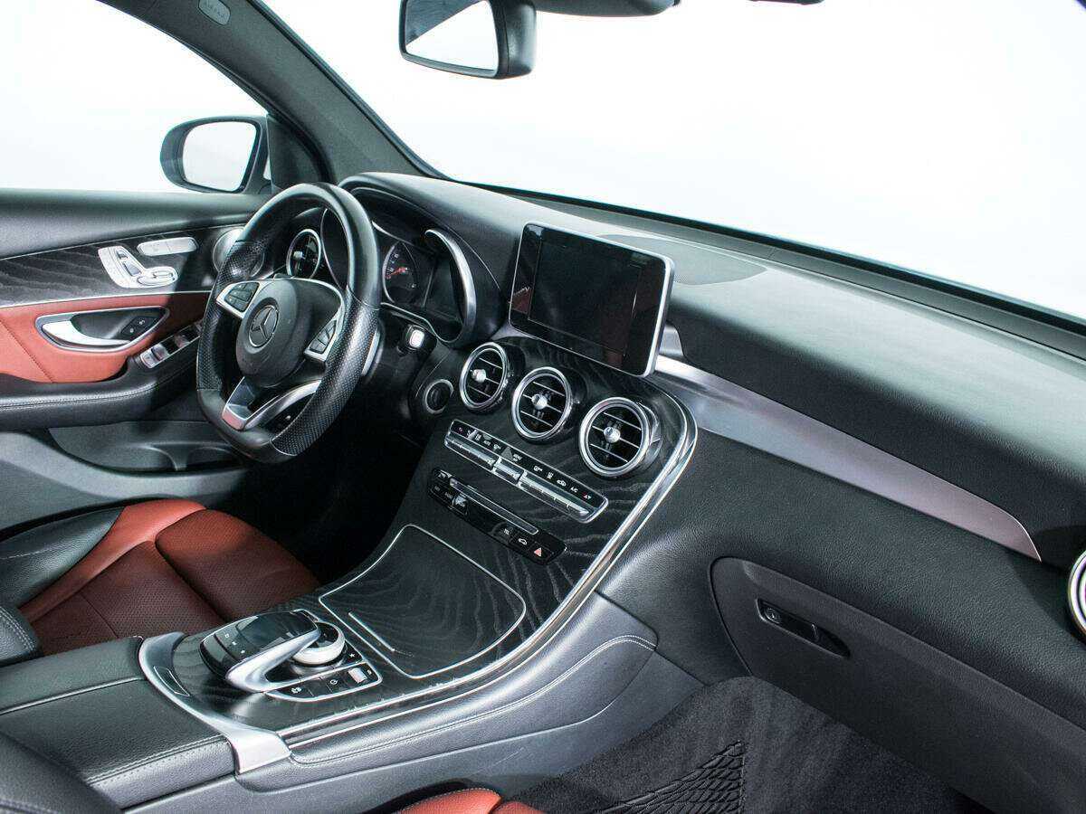 Mercedes-Benz GLC Coupe с пробегом — 2017 год. Фото: #8