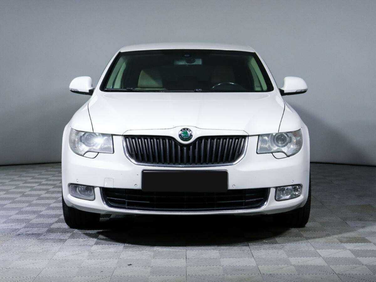 Skoda Superb с пробегом — 2011 год. Фото: #1