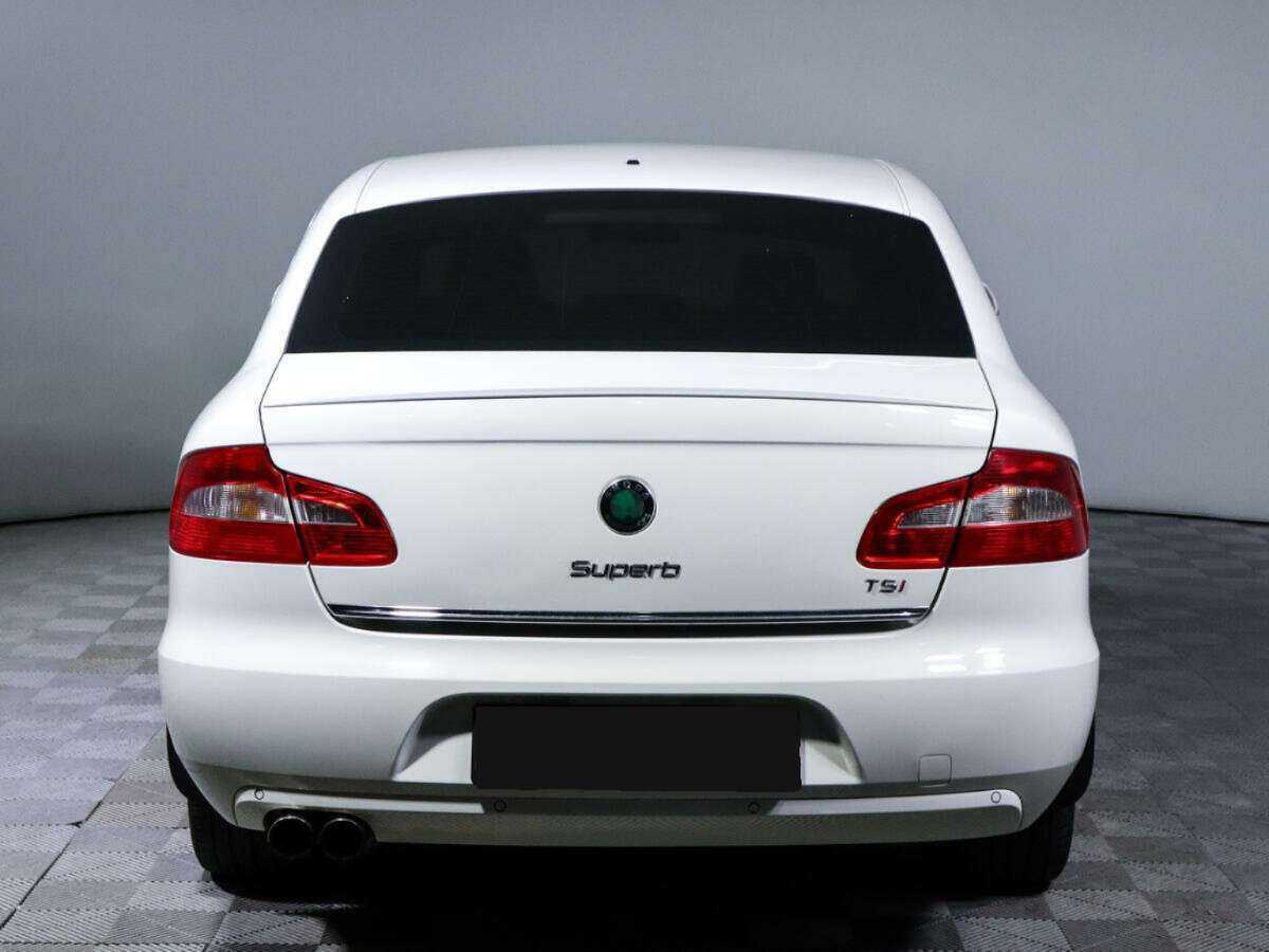 Skoda Superb с пробегом — 2011 год. Фото: #4