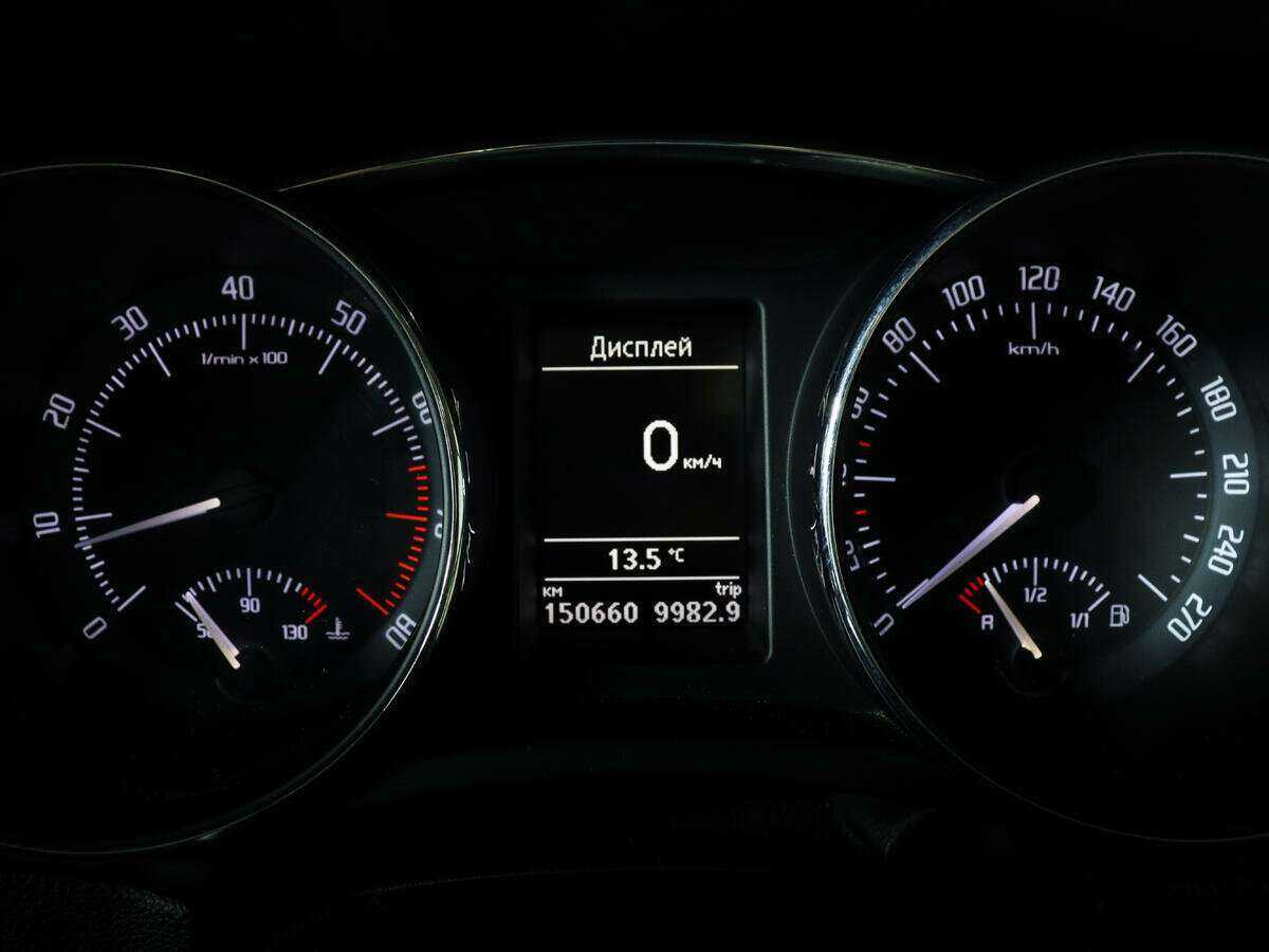 Skoda Superb с пробегом — 2011 год. Фото: #8