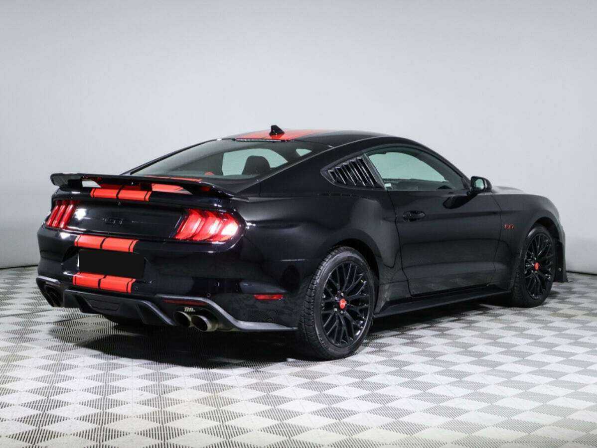 Ford Mustang с пробегом — 2021 год. Фото: #4