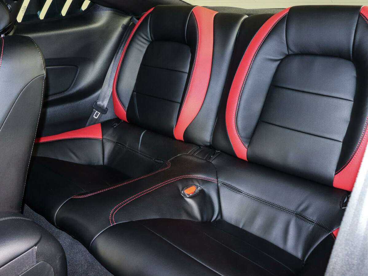 Ford Mustang с пробегом — 2021 год. Фото: #9