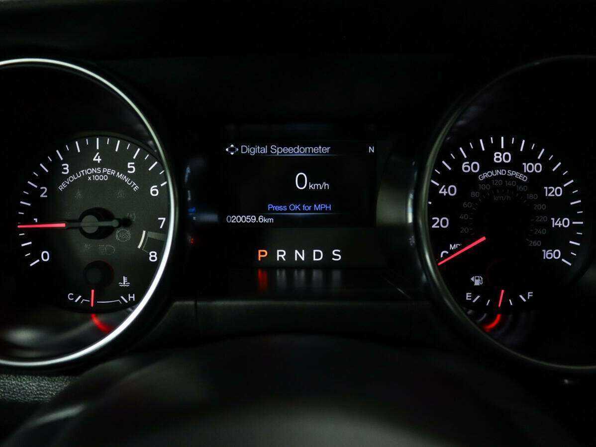 Ford Mustang с пробегом — 2021 год. Фото: #10