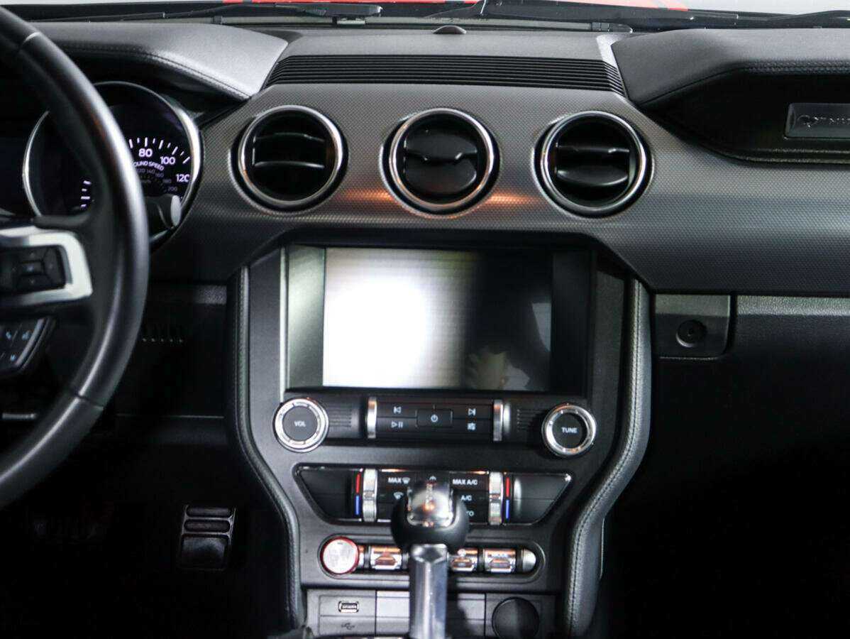 Ford Mustang с пробегом — 2021 год. Фото: #12