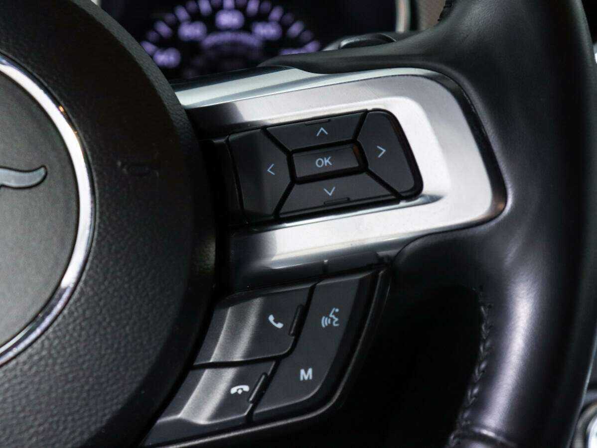 Ford Mustang с пробегом — 2021 год. Фото: #20