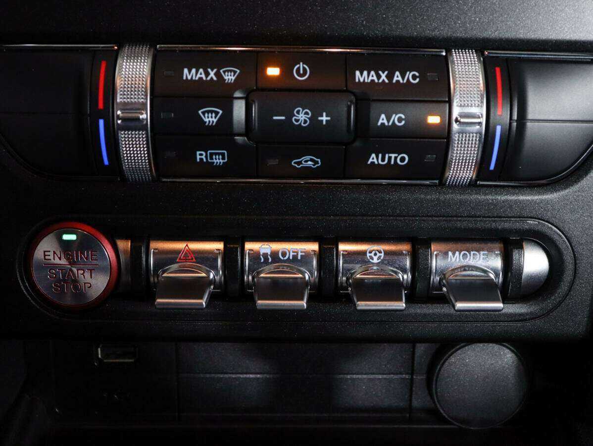 Ford Mustang с пробегом — 2021 год. Фото: #22