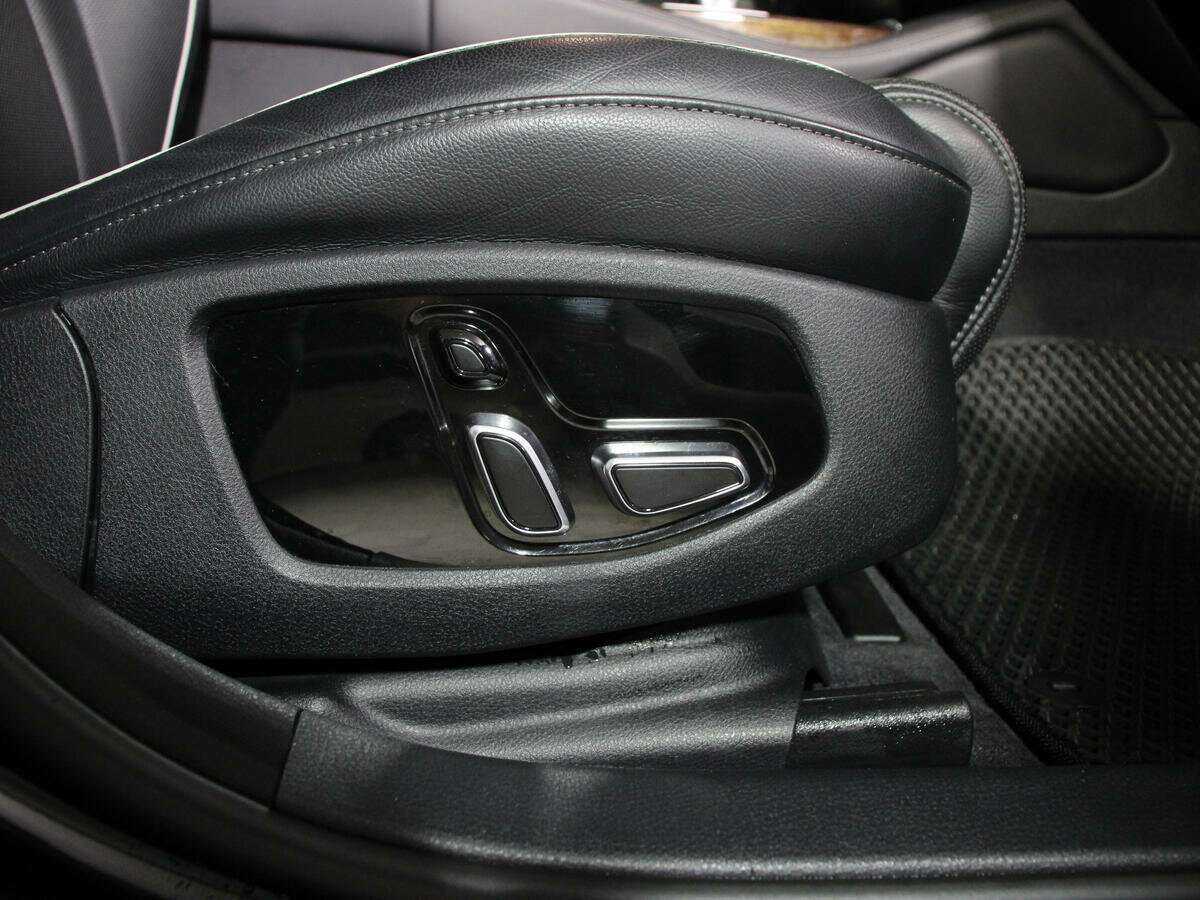 Kia K900 с пробегом — 2019 год. Фото: #11