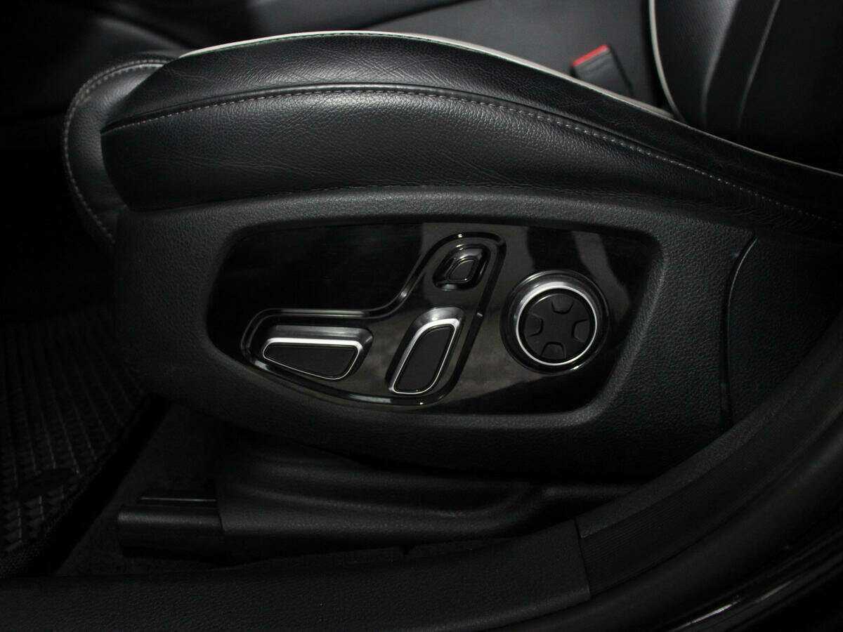 Kia K900 с пробегом — 2019 год. Фото: #14