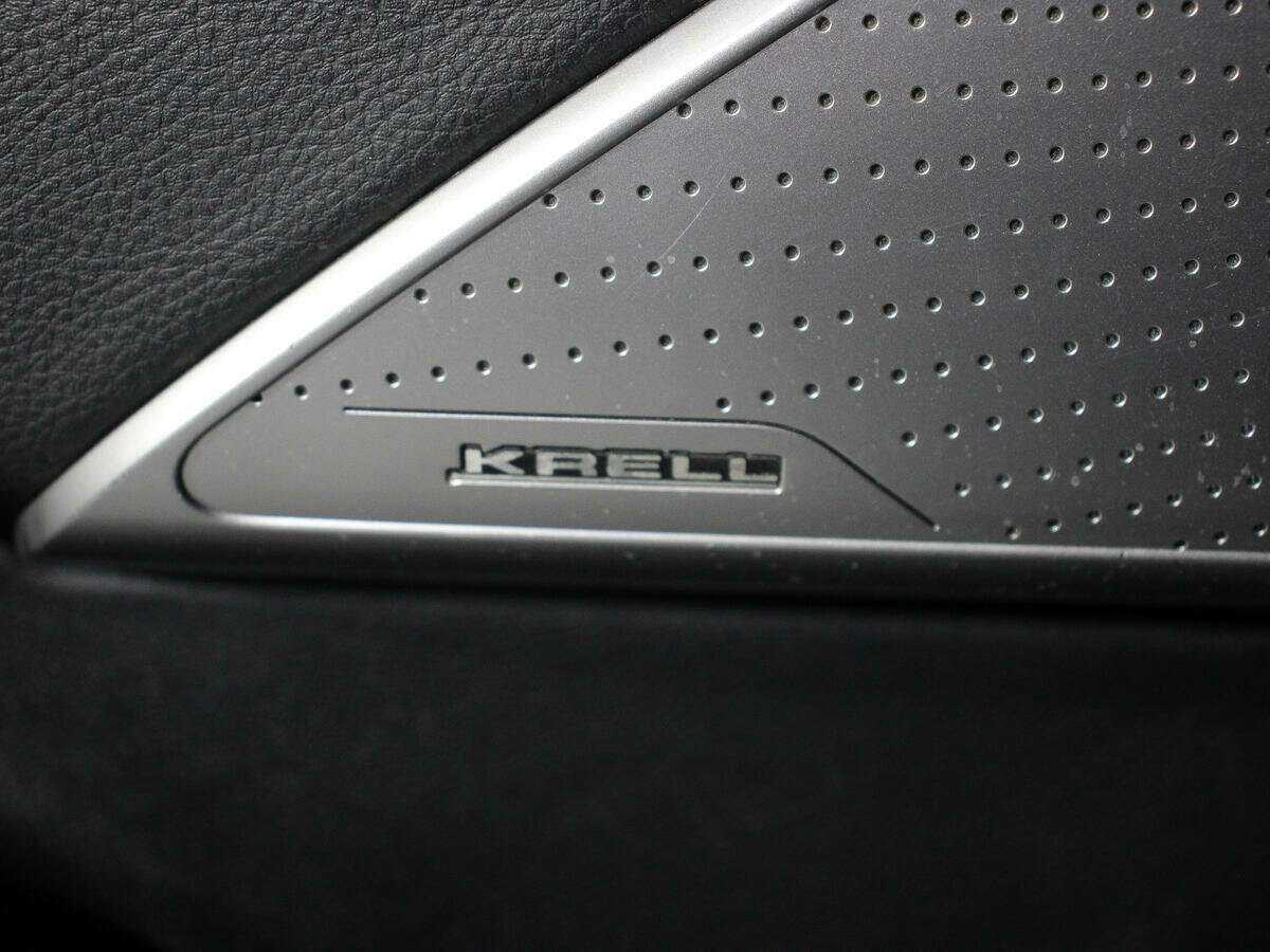 Kia K900 с пробегом — 2019 год. Фото: #16