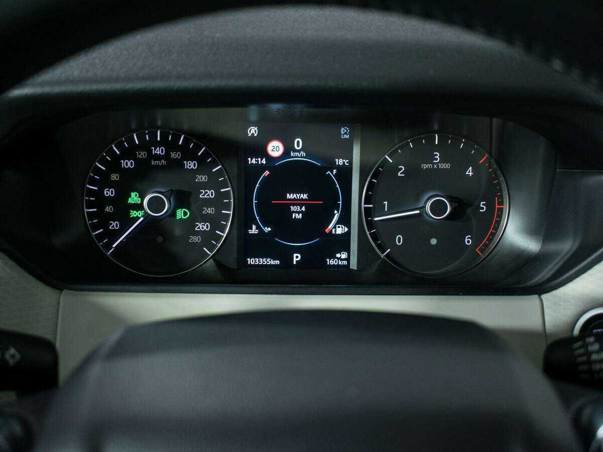 Land Rover Range Rover Velar с пробегом — 2019 год. Фото: #9