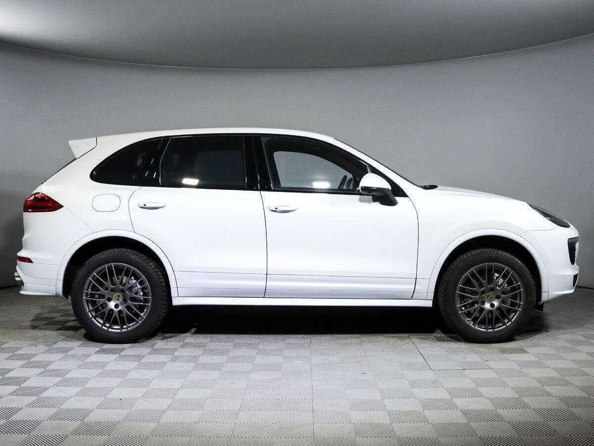 Porsche Cayenne с пробегом — 2015 год. Фото: #3