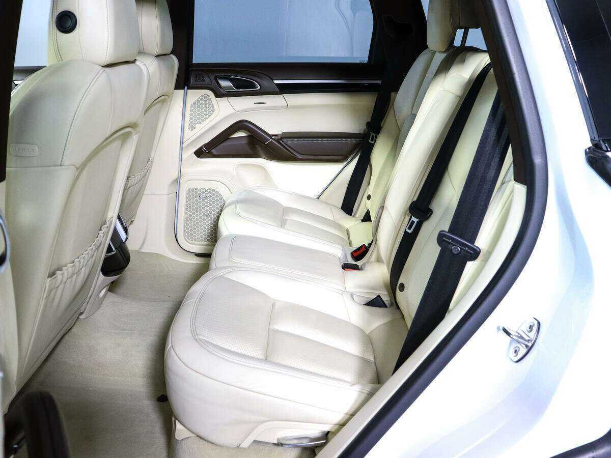 Porsche Cayenne с пробегом — 2015 год. Фото: #9