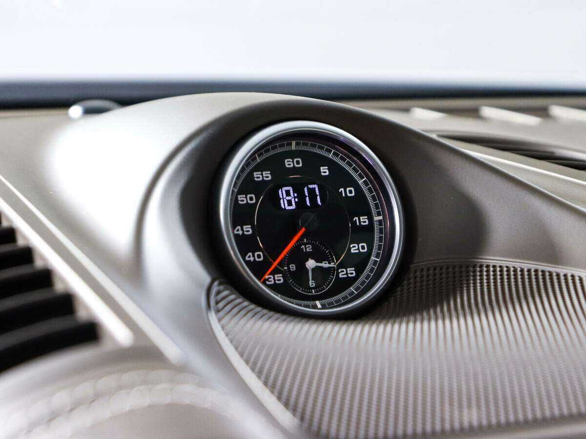 Porsche Cayenne с пробегом — 2015 год. Фото: #26