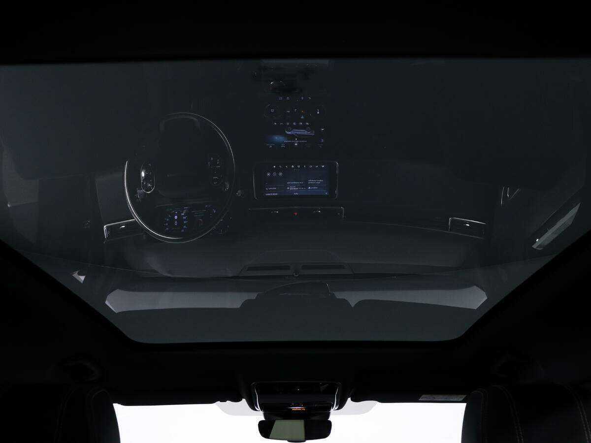 Land Rover Range Rover Velar с пробегом — 2018 год. Фото: #12