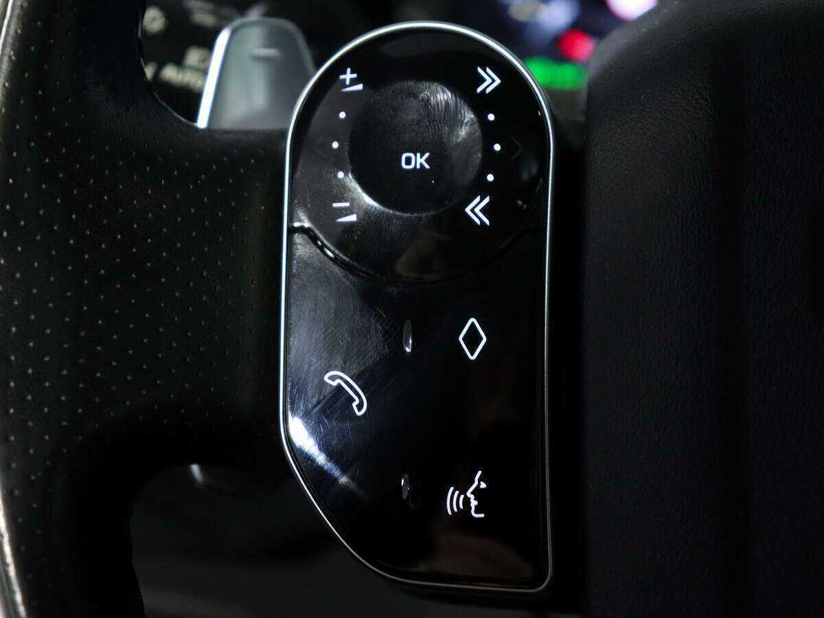 Land Rover Range Rover Velar с пробегом — 2018 год. Фото: #18