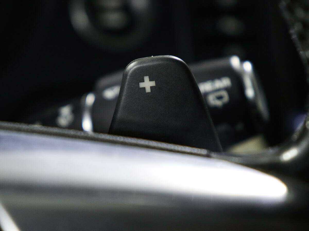 Land Rover Discovery Sport с пробегом — 2017 год. Фото: #18