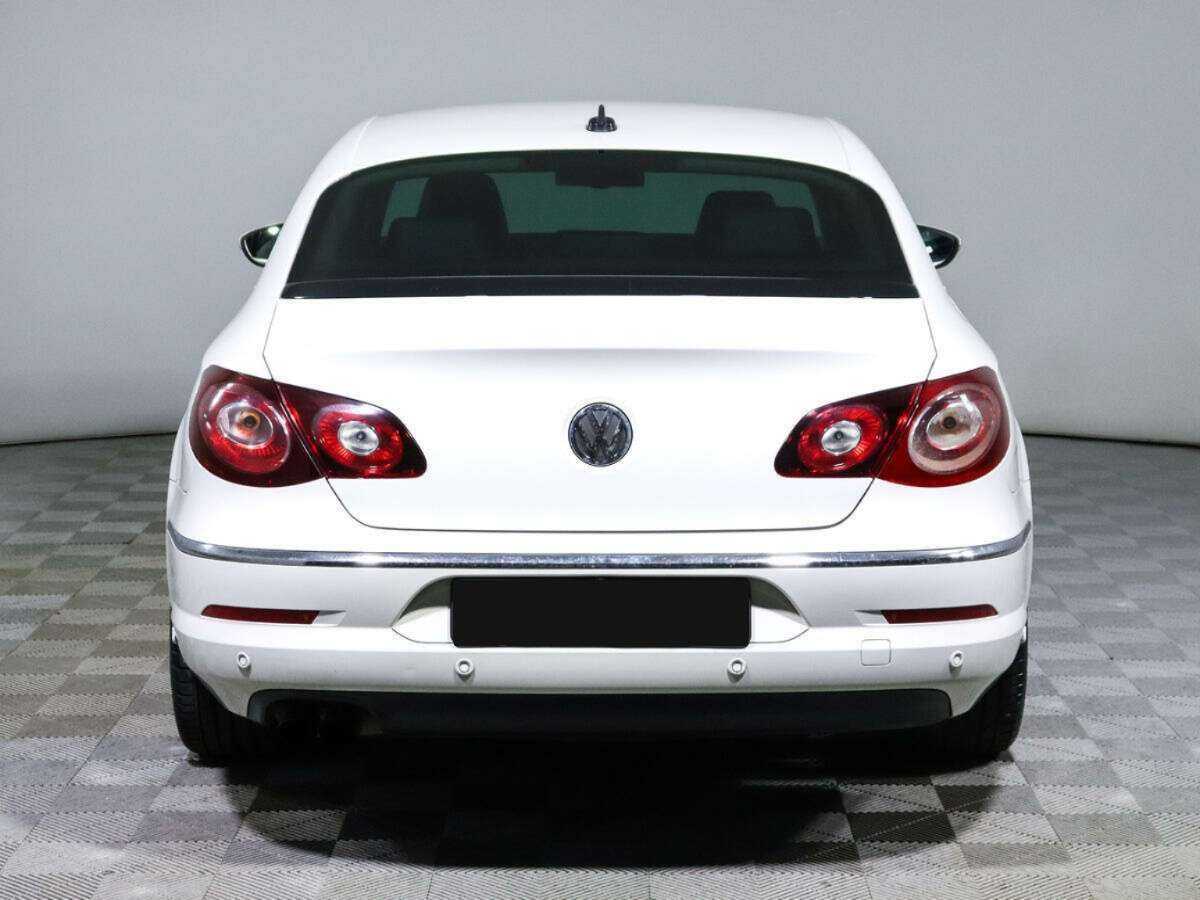 Volkswagen Passat CC с пробегом — 2011 год. Фото: #4