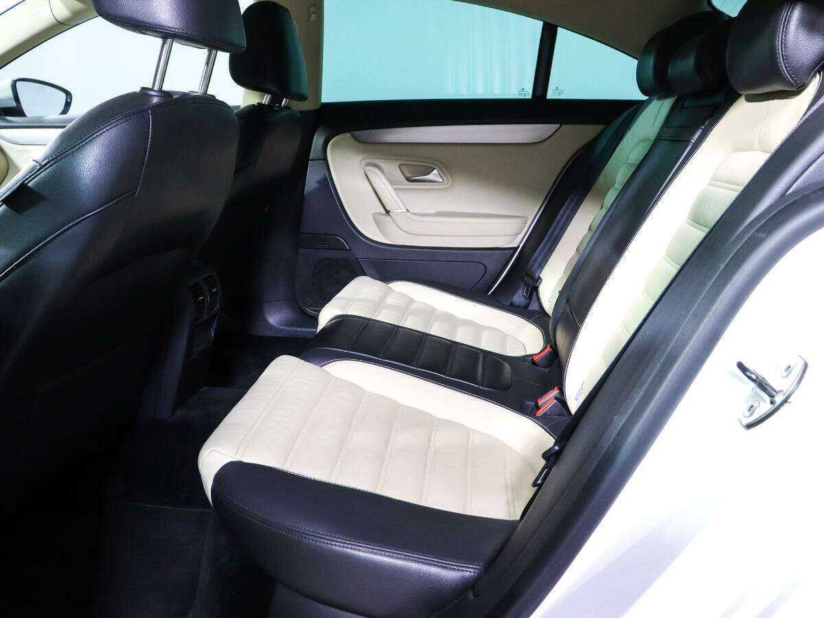 Volkswagen Passat CC с пробегом — 2011 год. Фото: #7