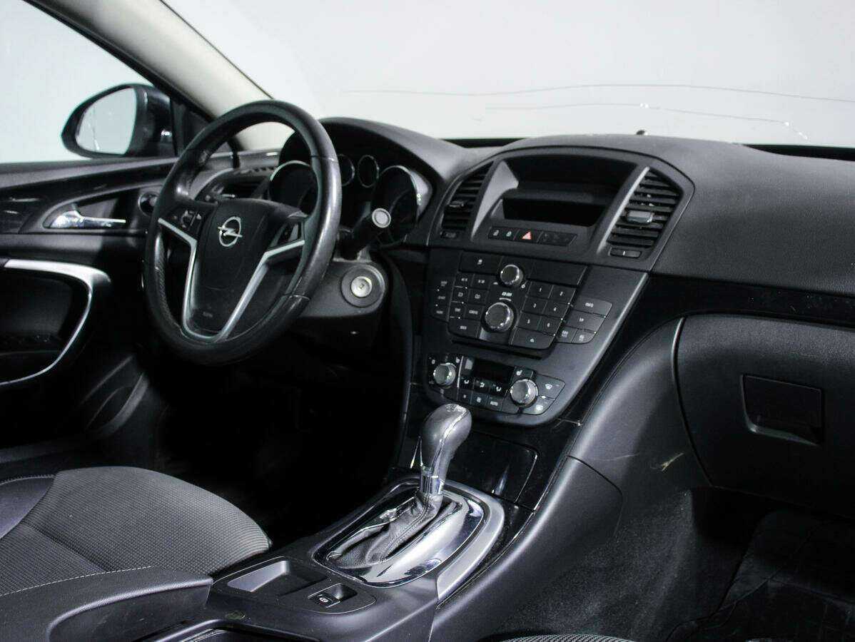 Opel Insignia с пробегом — 2010 год. Фото: #8