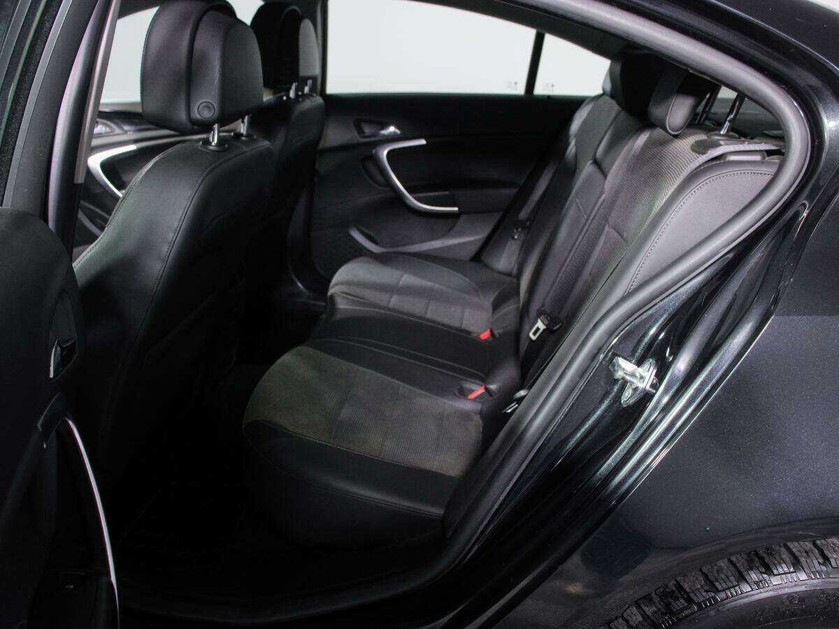 Opel Insignia с пробегом — 2010 год. Фото: #9