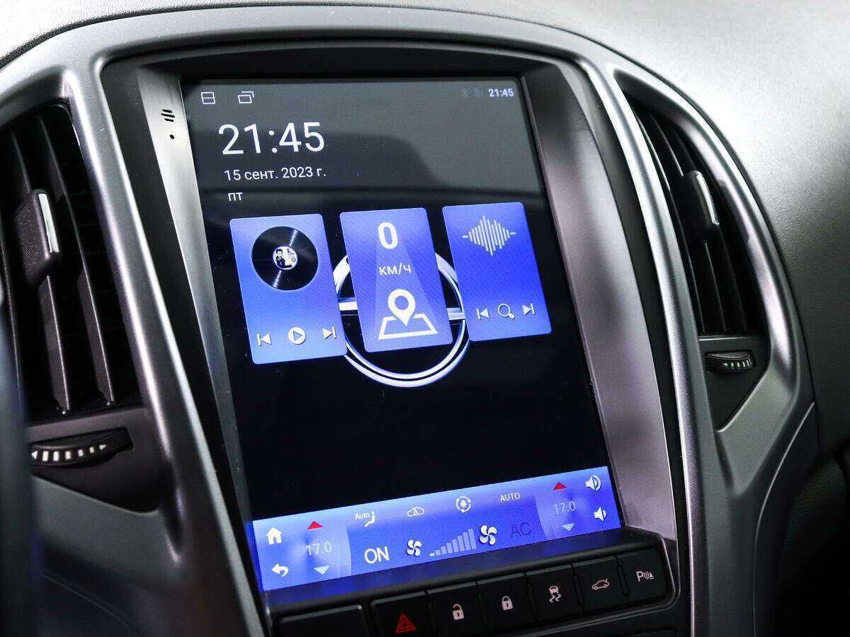 Opel Astra с пробегом — 2013 год. Фото: #16