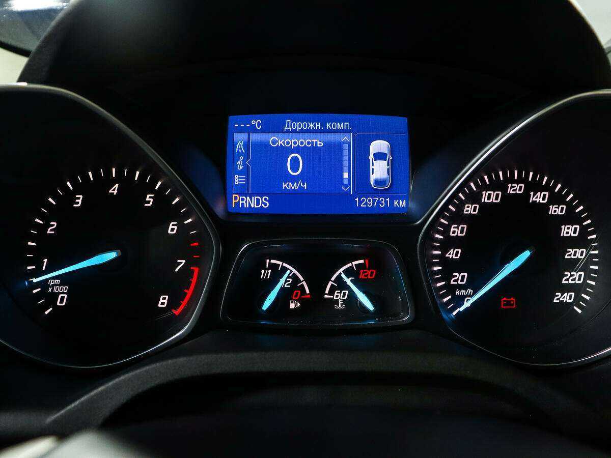 Ford Kuga с пробегом — 2015 год. Фото: #9