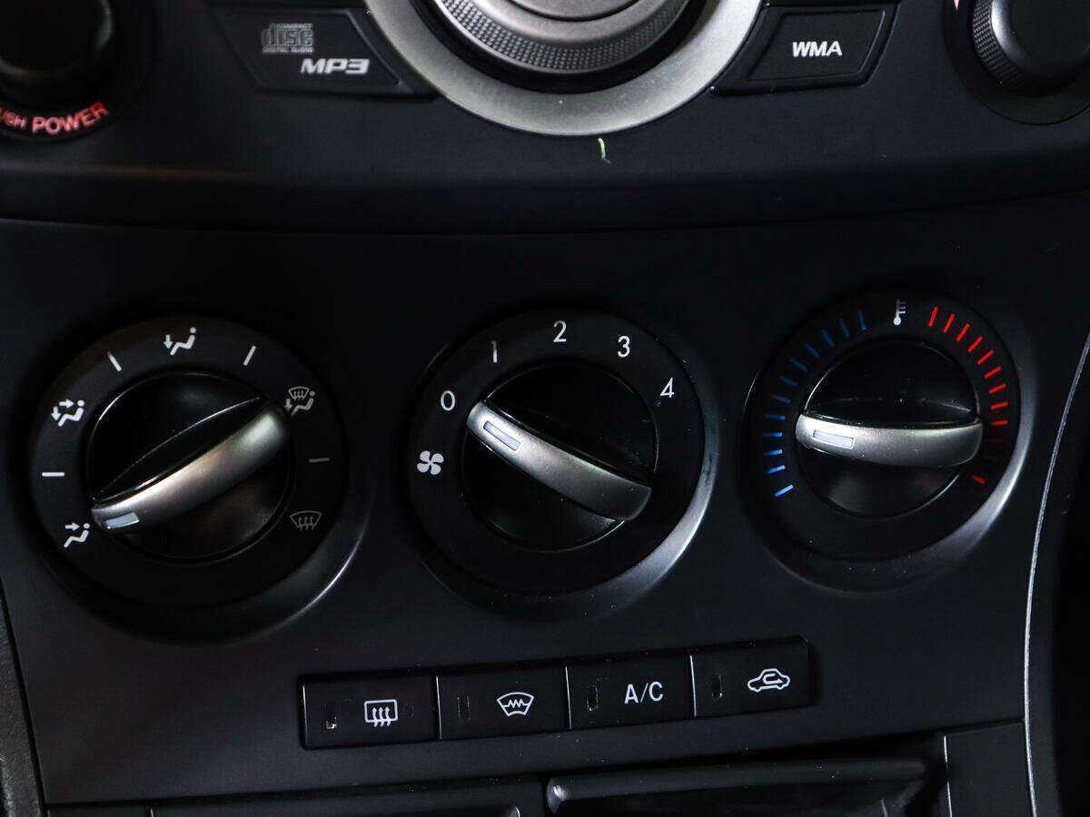 Mazda 3 с пробегом — 2012 год. Фото: #16