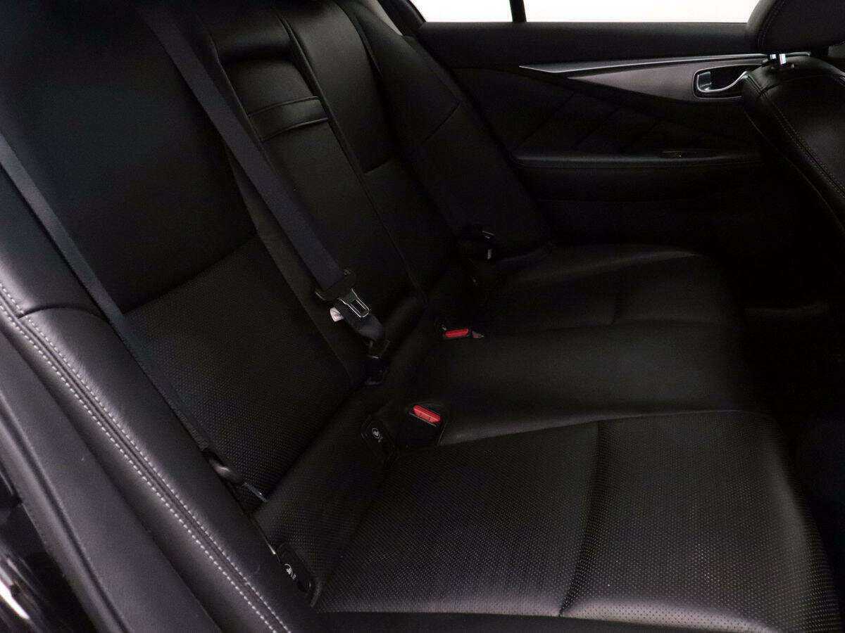 Infiniti Q50 с пробегом — 2014 год. Фото: #6