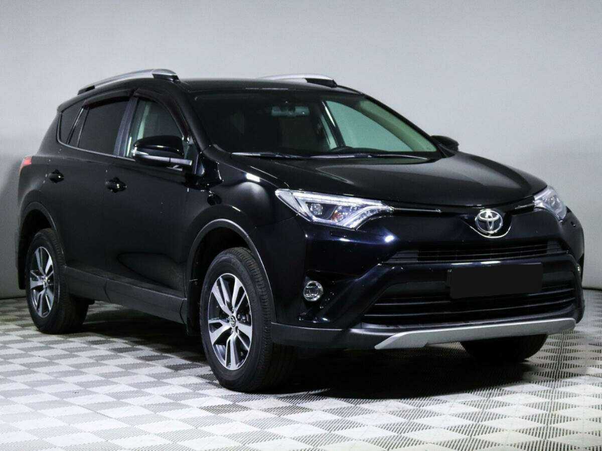 Toyota RAV4 с пробегом — 2017 год. Фото: #2