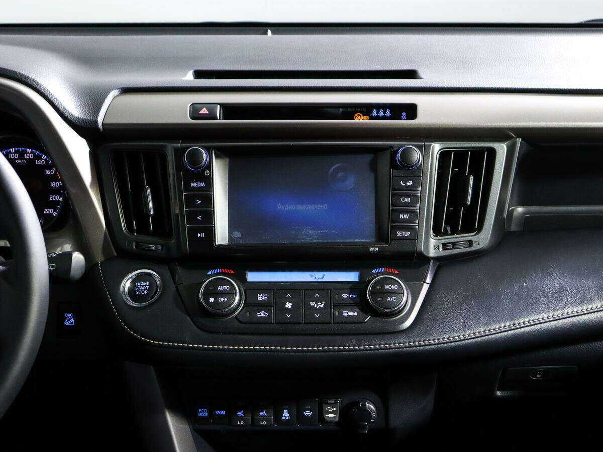 Toyota RAV4 с пробегом — 2017 год. Фото: #10