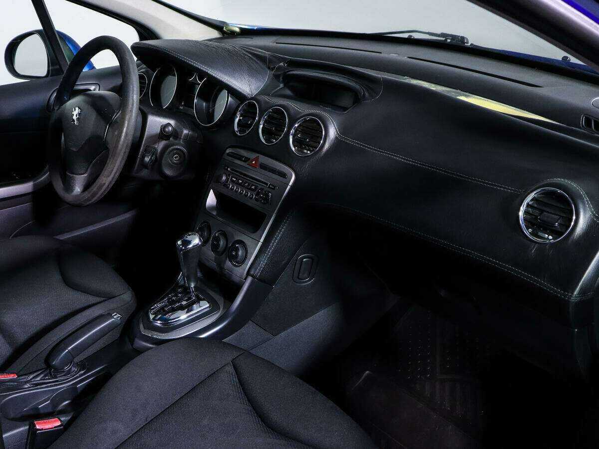 Peugeot 308 с пробегом — 2010 год. Фото: #6