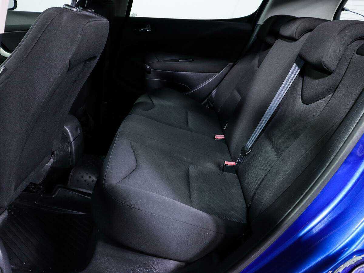 Peugeot 308 с пробегом — 2010 год. Фото: #7