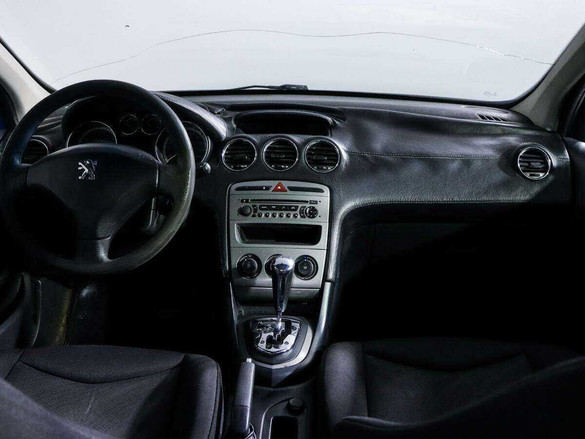 Peugeot 308 с пробегом — 2010 год. Фото: #9