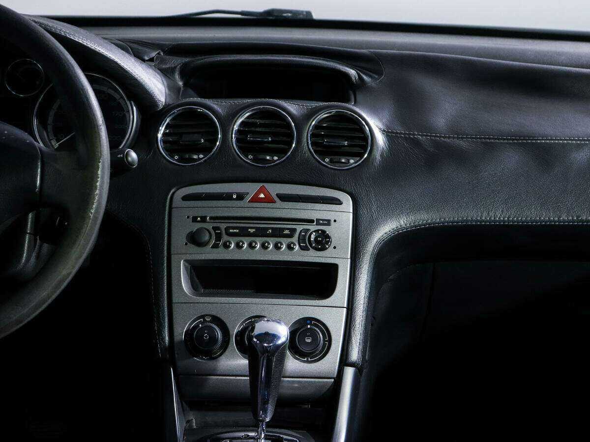 Peugeot 308 с пробегом — 2010 год. Фото: #10