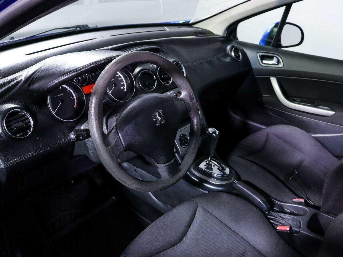 Peugeot 308 с пробегом — 2010 год. Фото: #11