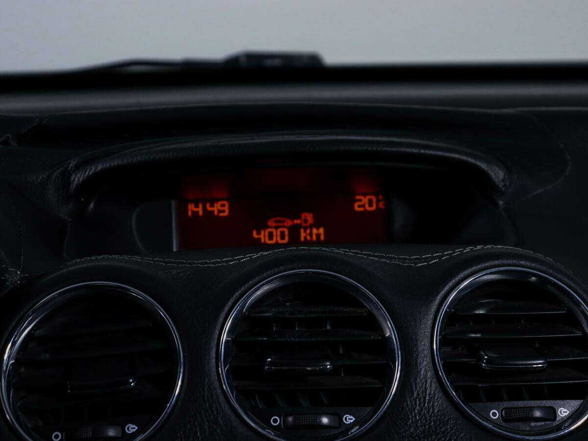 Peugeot 308 с пробегом — 2010 год. Фото: #17