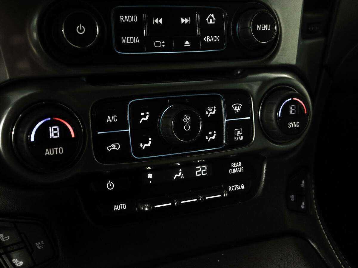 Chevrolet Tahoe с пробегом — 2016 год. Фото: #12