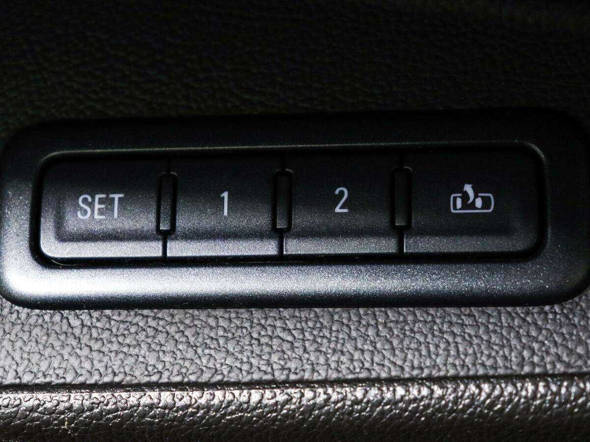 Chevrolet Tahoe с пробегом — 2016 год. Фото: #17