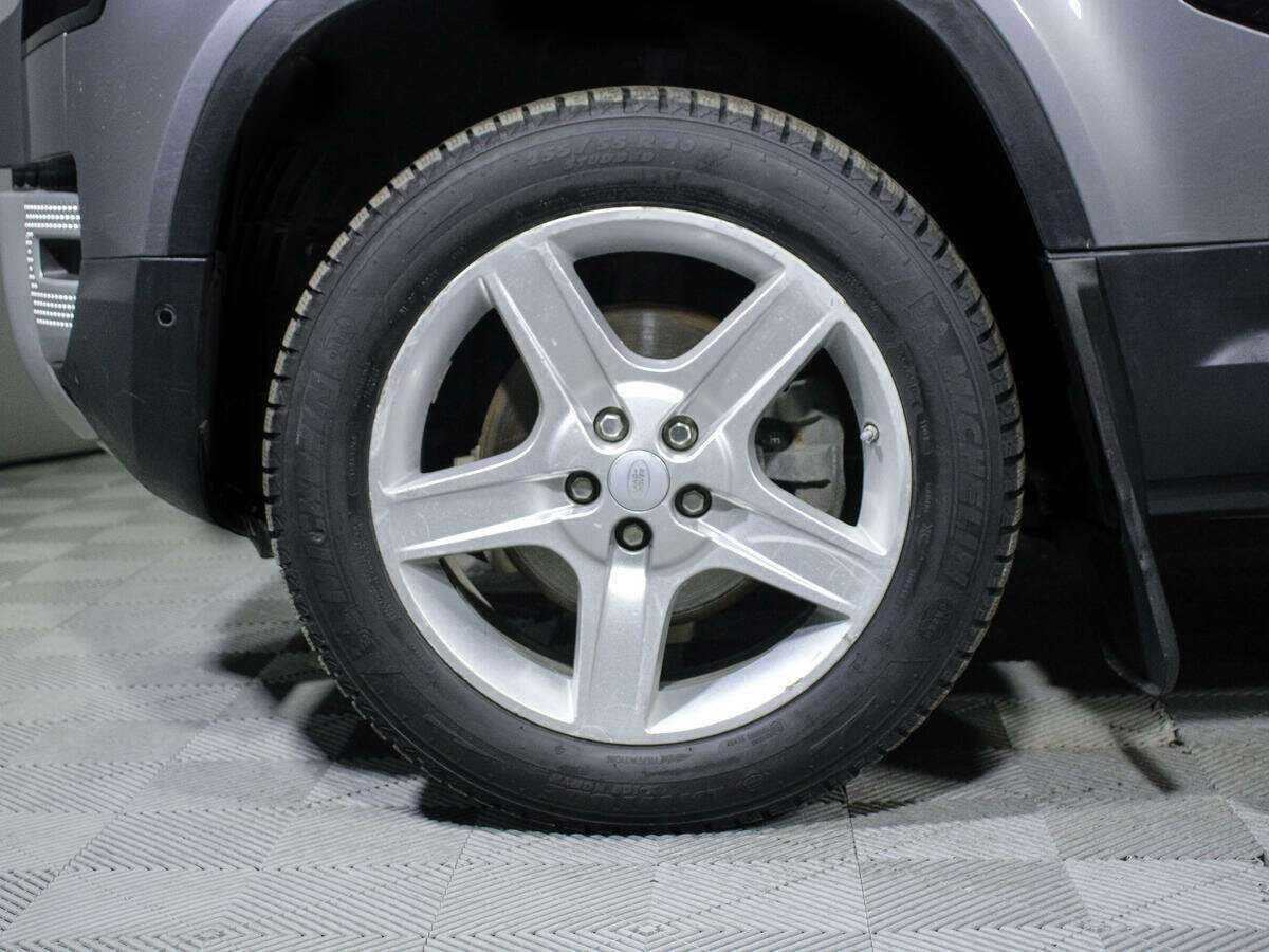 Land Rover Defender с пробегом — 2020 год. Фото: #13